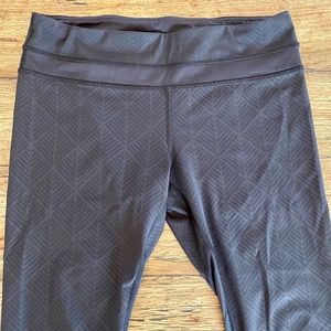 Lululemon Black Textured Capri